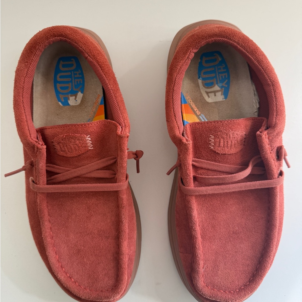 Hey Dude Wally Comfy Suede 
Light red/Salmon Pinkish 
Womens 9